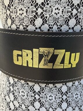 Grizzly Leather Weightlifting Belt - Size Small (Made in Canada)
